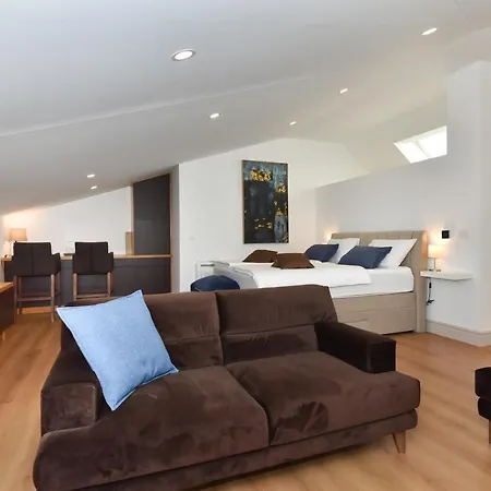 Novem Apartment