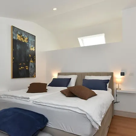 Novem Apartment