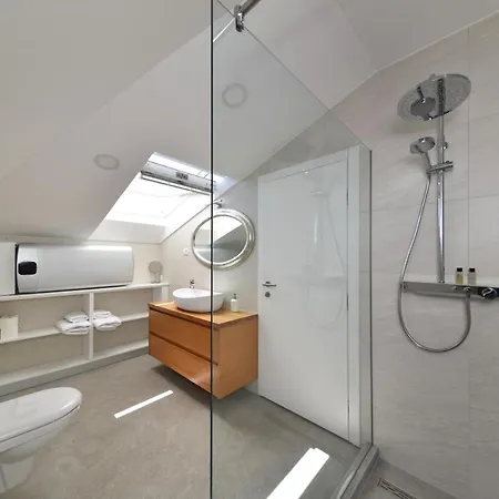 Novem Apartment *