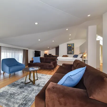 Novem Apartment