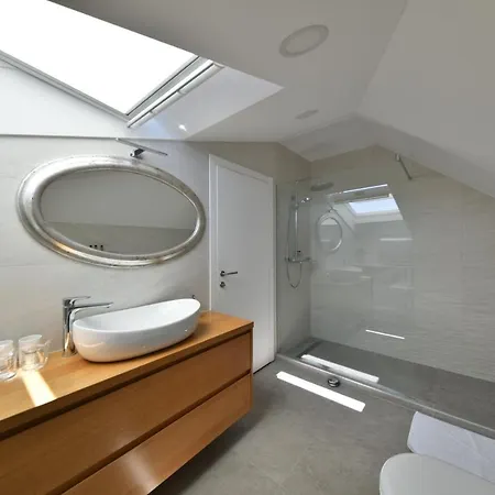 Novem Apartment *
